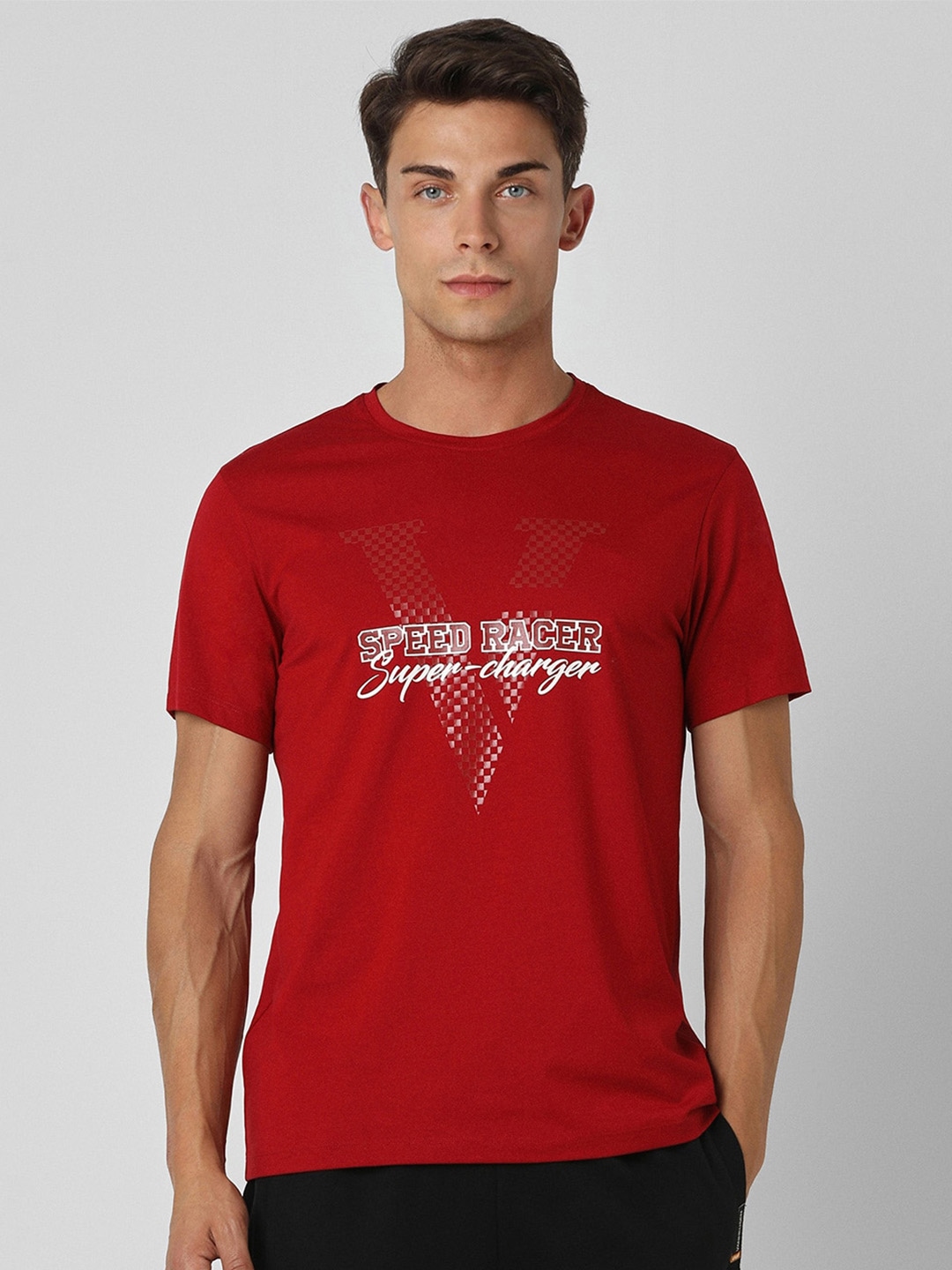 

Van Heusen Flex Men Typography Printed Applique Slim Fit T-shirt, Red
