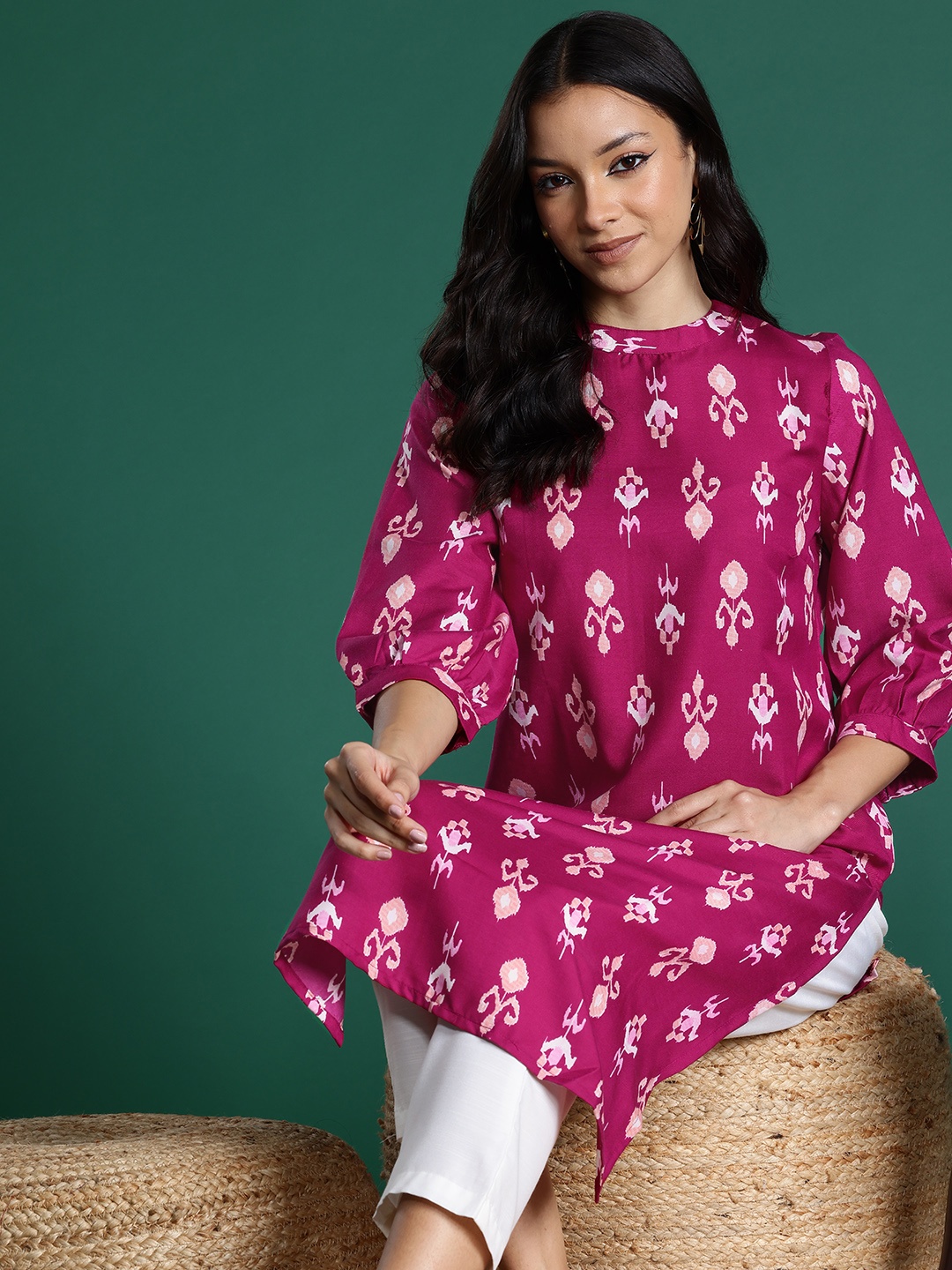 

Sangria Women Ethnic Motifs Printed Kurta with Trousers, Magenta