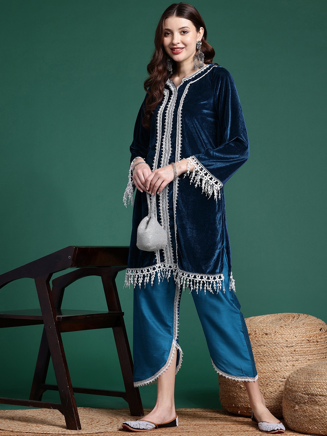 

Sangria Lace Detailed Velvet Kurta with Trousers, Blue