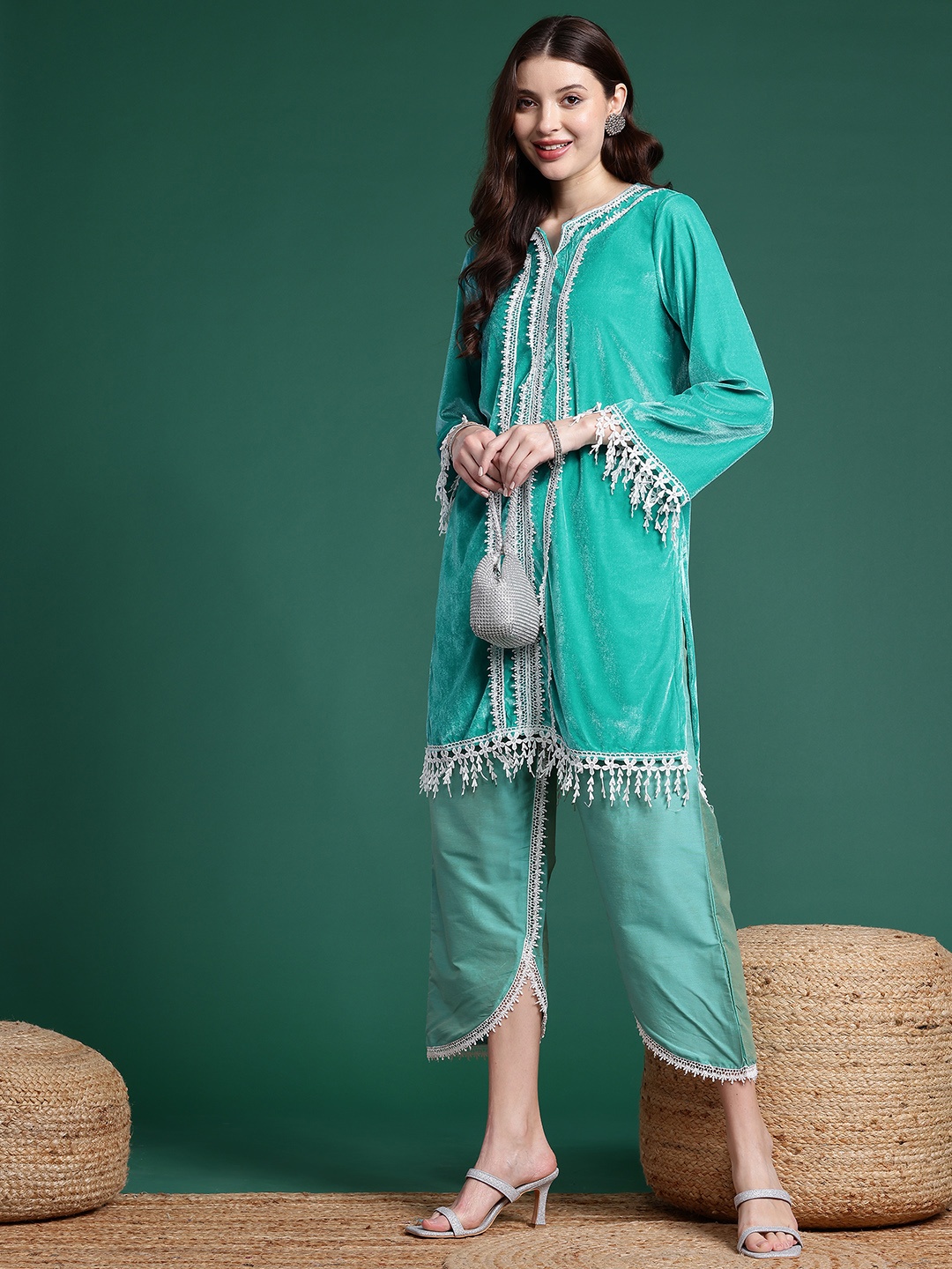 

Sangria Lace Detailed Velvet Kurta with Trousers, Blue