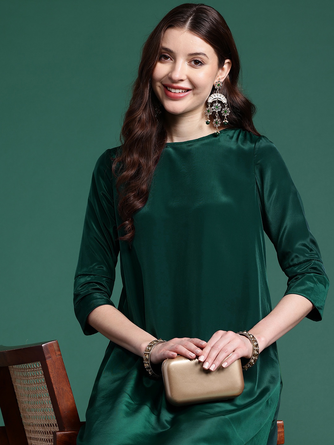 

Sangria Satin Kurta with Zari Detailed Trousers, Green