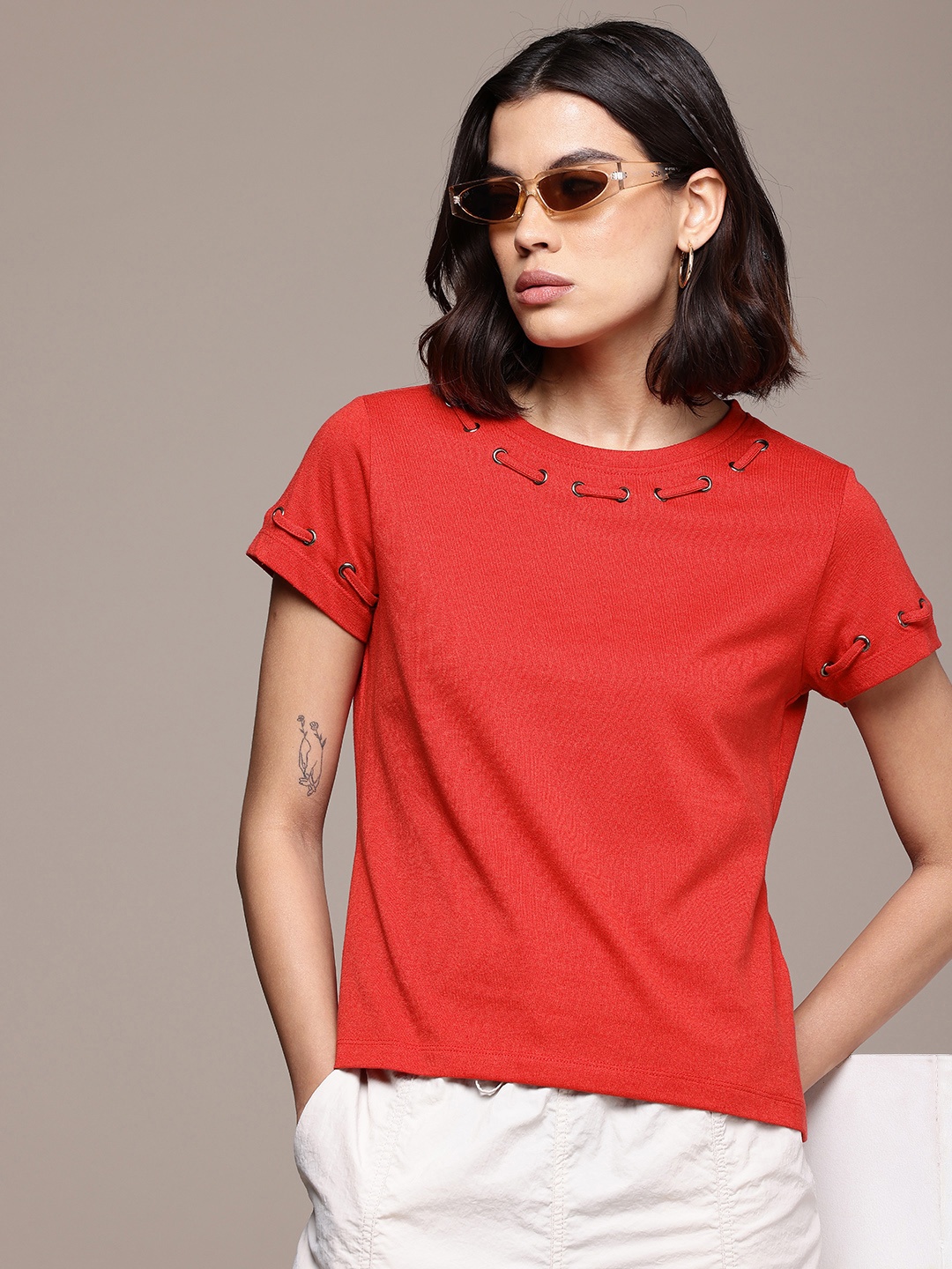 

The Roadster Life Co. Solid Regular Top, Red