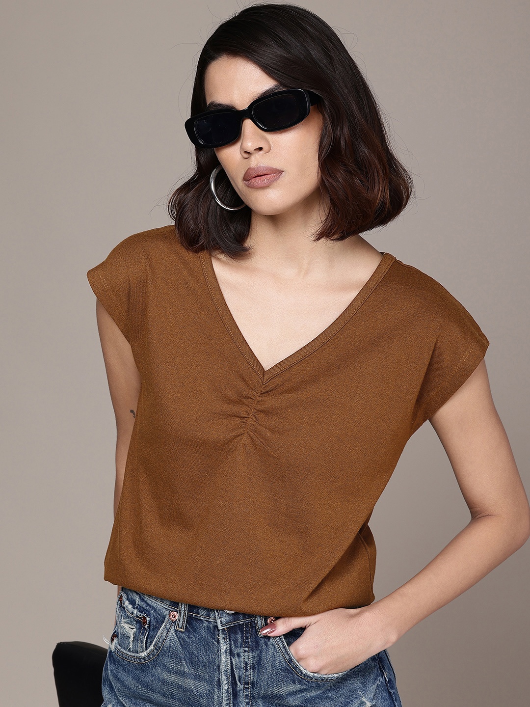 

The Roadster Life Co. V-Neck Extended Sleeves Top, Brown