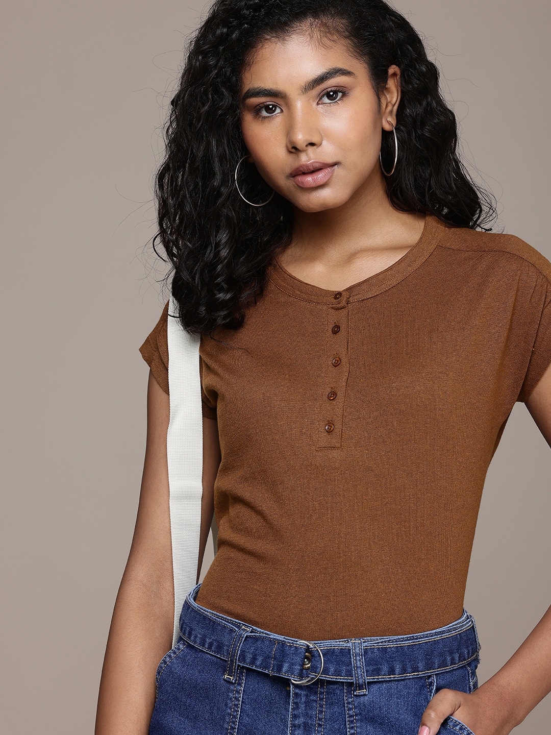 

The Roadster Life Co. Extended Sleeves Top, Brown