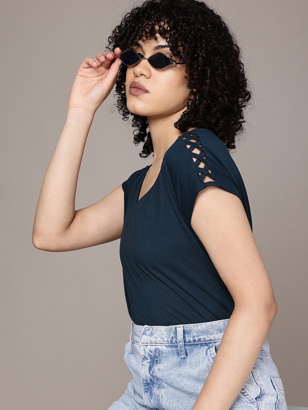 

The Roadster Life Co. V-Neck Extended Sleeves Top, Navy blue