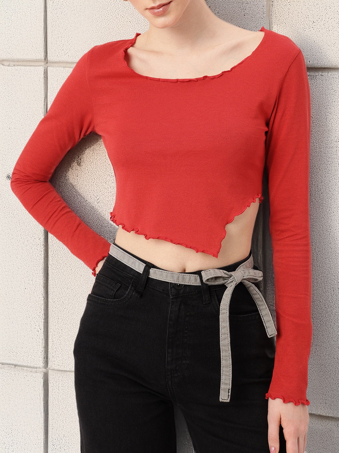 

The Roadster Life Co. Feminine Glam Long Sleeves Asymmetric Hem Crop Top, Red