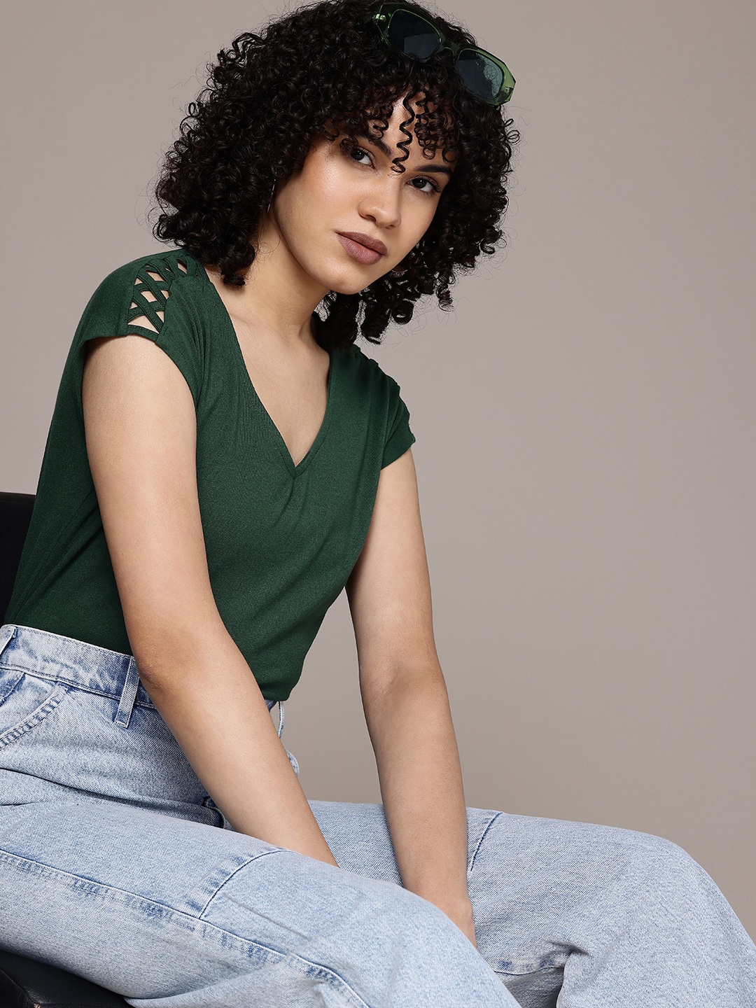 

The Roadster Life Co. V-Neck Extended Sleeves Top, Green