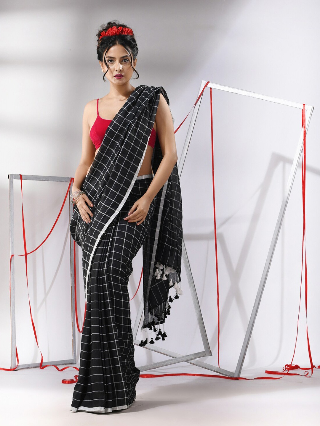 

Charukriti Checked Pure Cotton Saree, Black