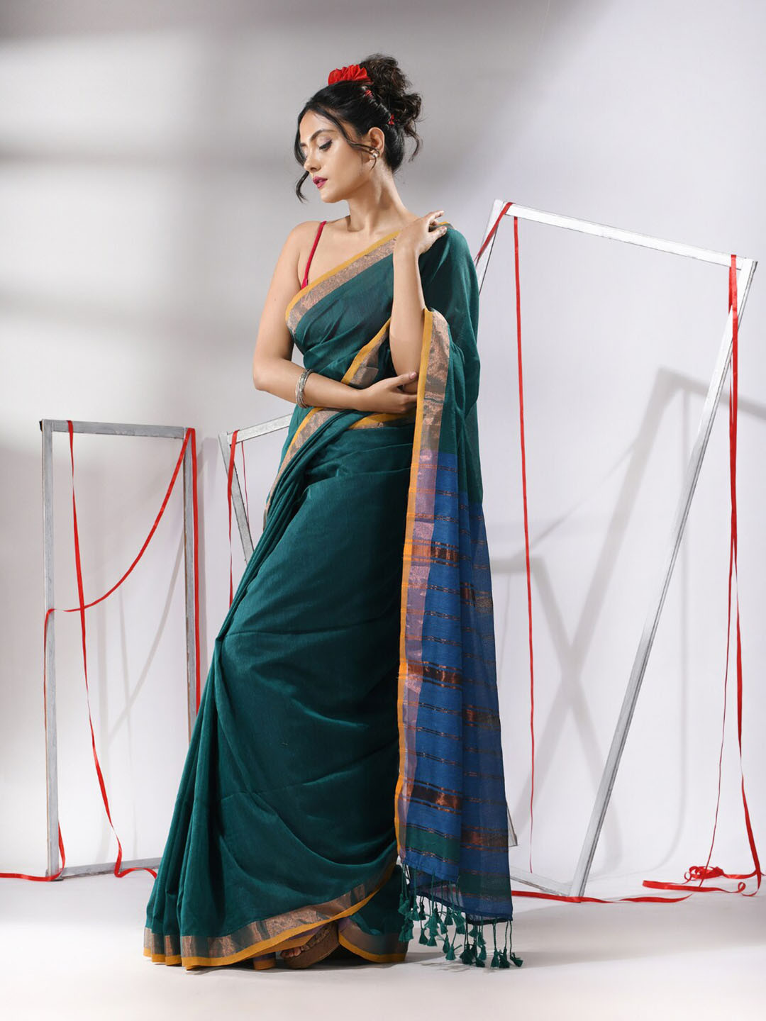 

Charukriti Zari Detailed Pure Cotton Saree, Teal