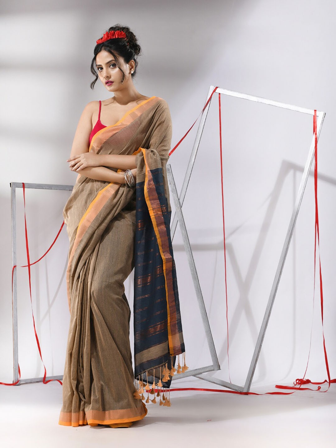 

Charukriti Zari Tasselled Pure Cotton Saree, Beige