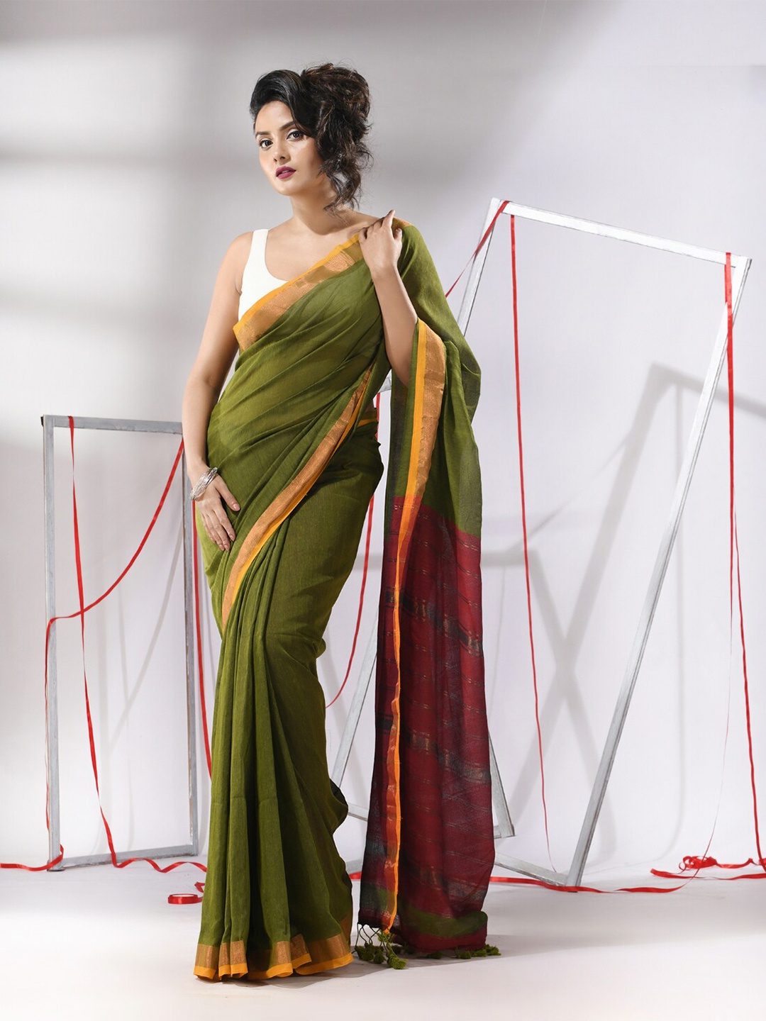 

Charukriti Zari Pure Cotton Saree, Green