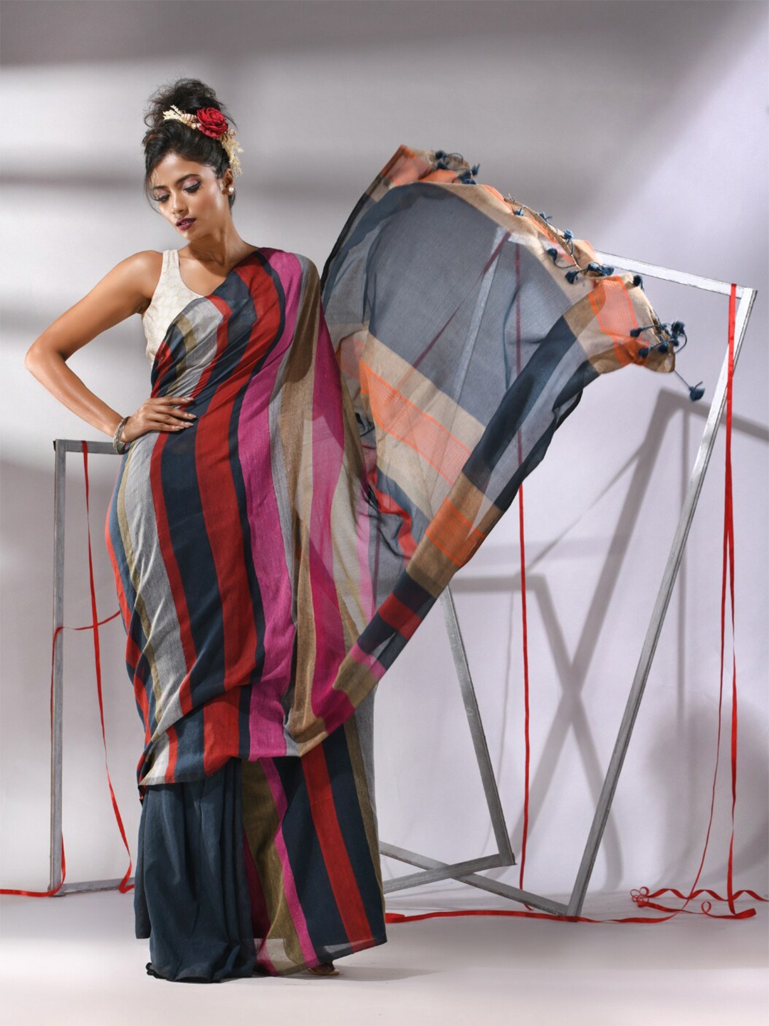 

Charukriti Striped Pure Cotton Saree, Grey