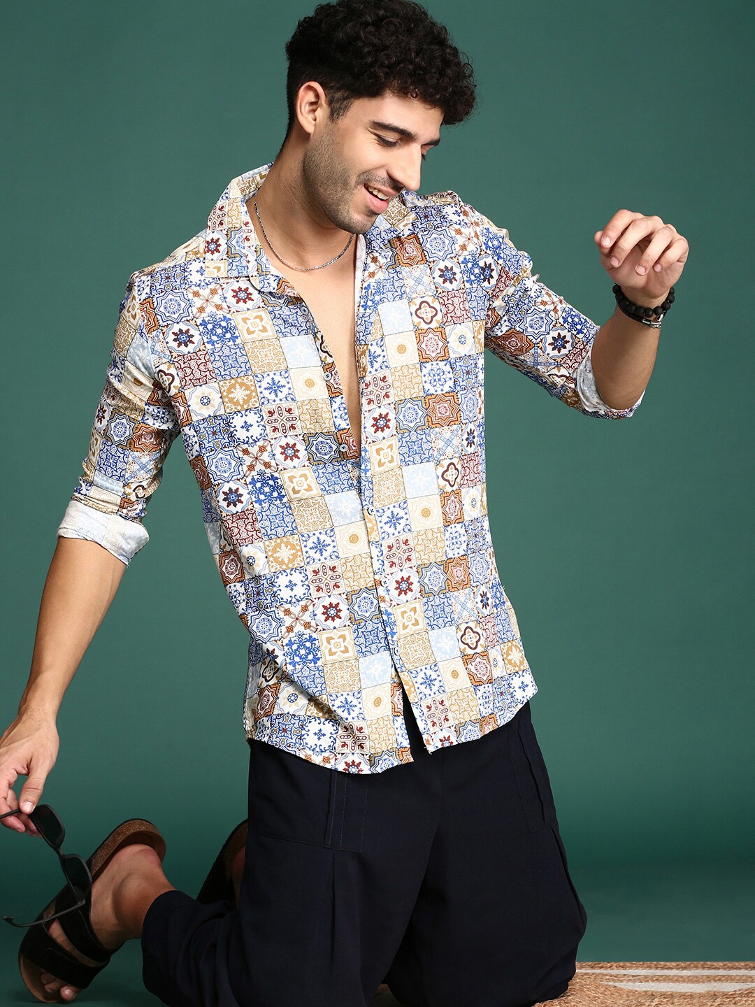 

Sangria Sky Blue Modern Opaque Abstract Printed Casual Shirt