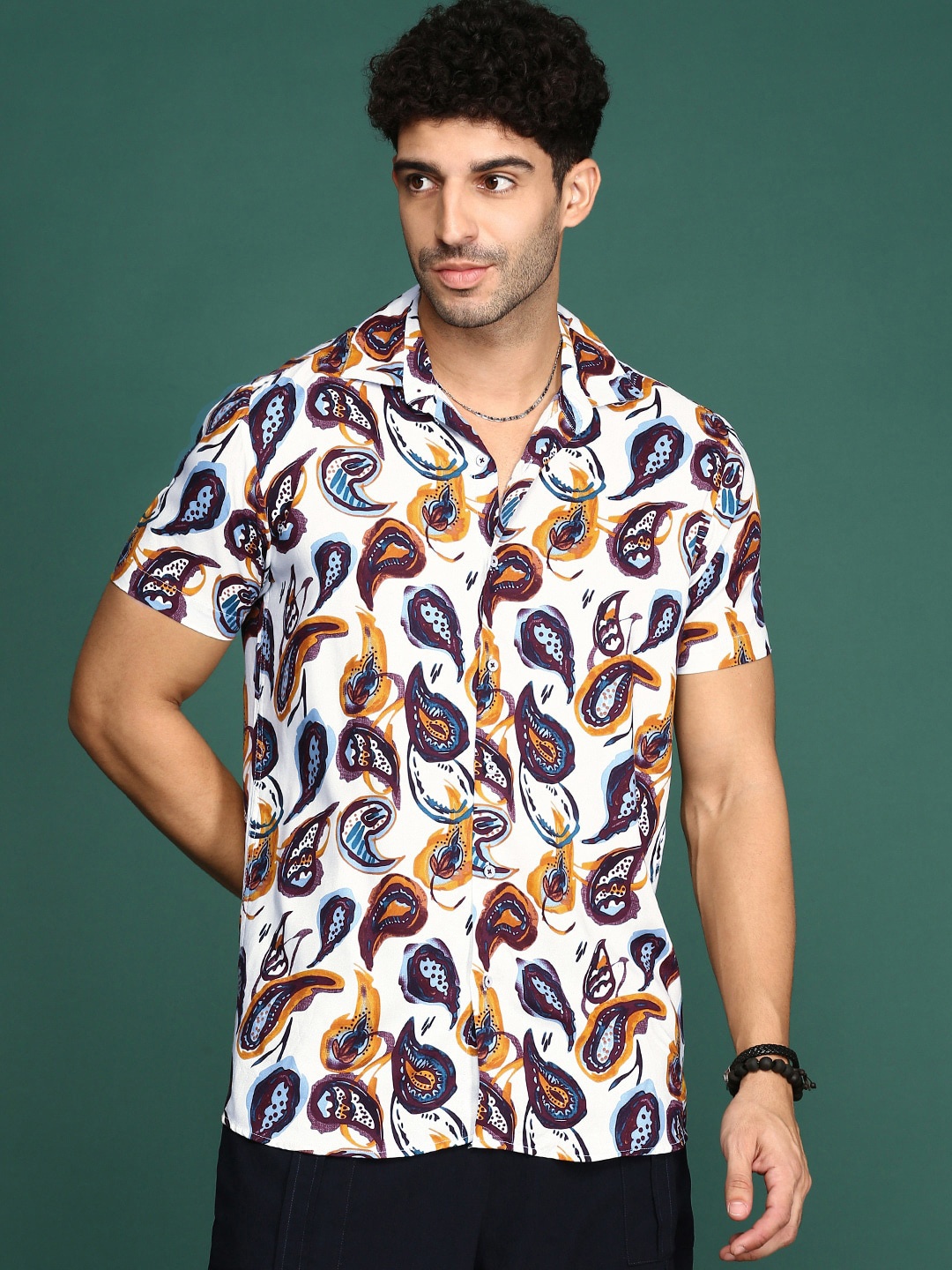 

Sangria Ethnic Printed Half Sleeves Casual Shirts, White