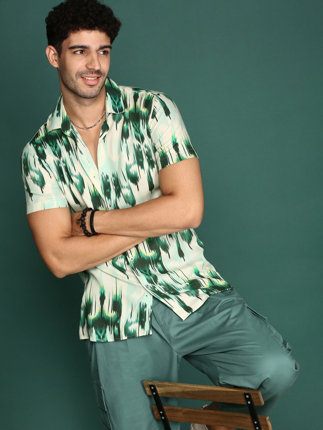 

Sangria Green Modern Opaque Abstract Printed Casual Shirt