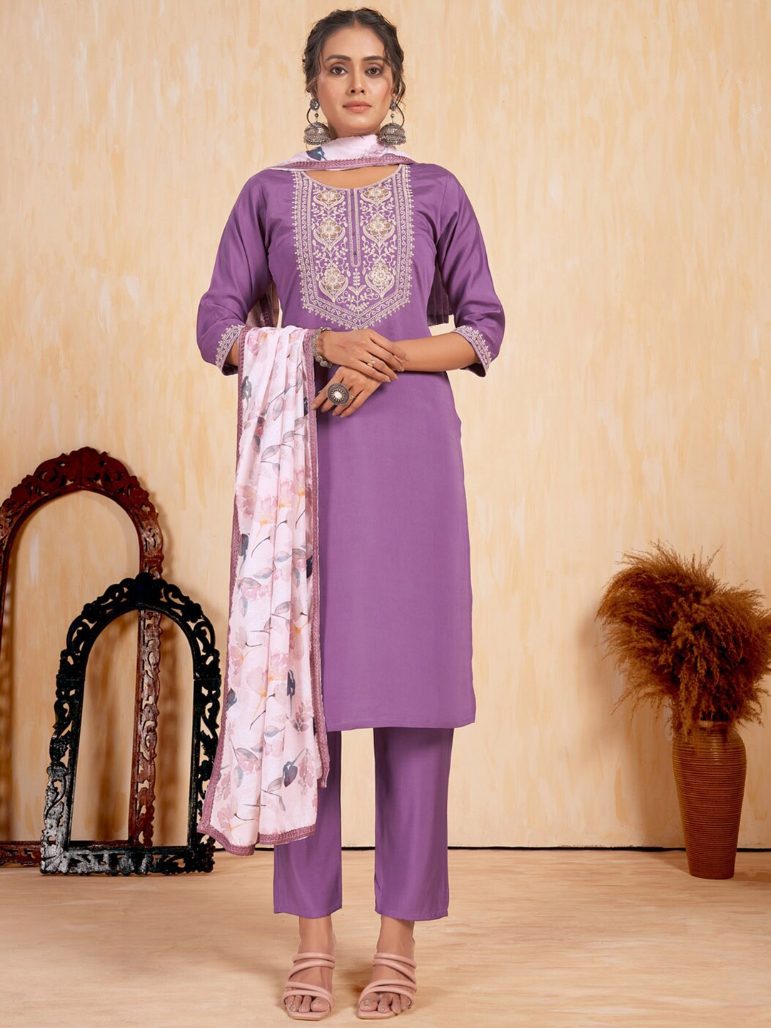 

STYLE SAMSARA Floral Yoke Design Straight Kurta With Trousers & Dupatta, Lavender