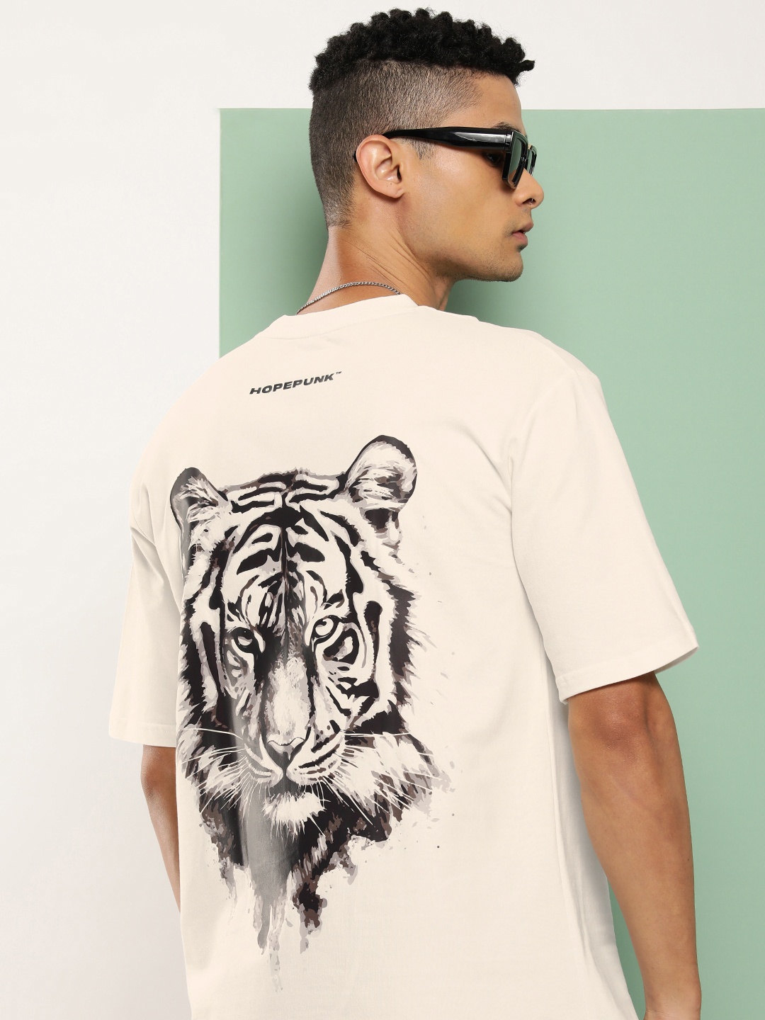 

HOPEPUNK Men Graphic Printed Oversized T-shirt, Off white