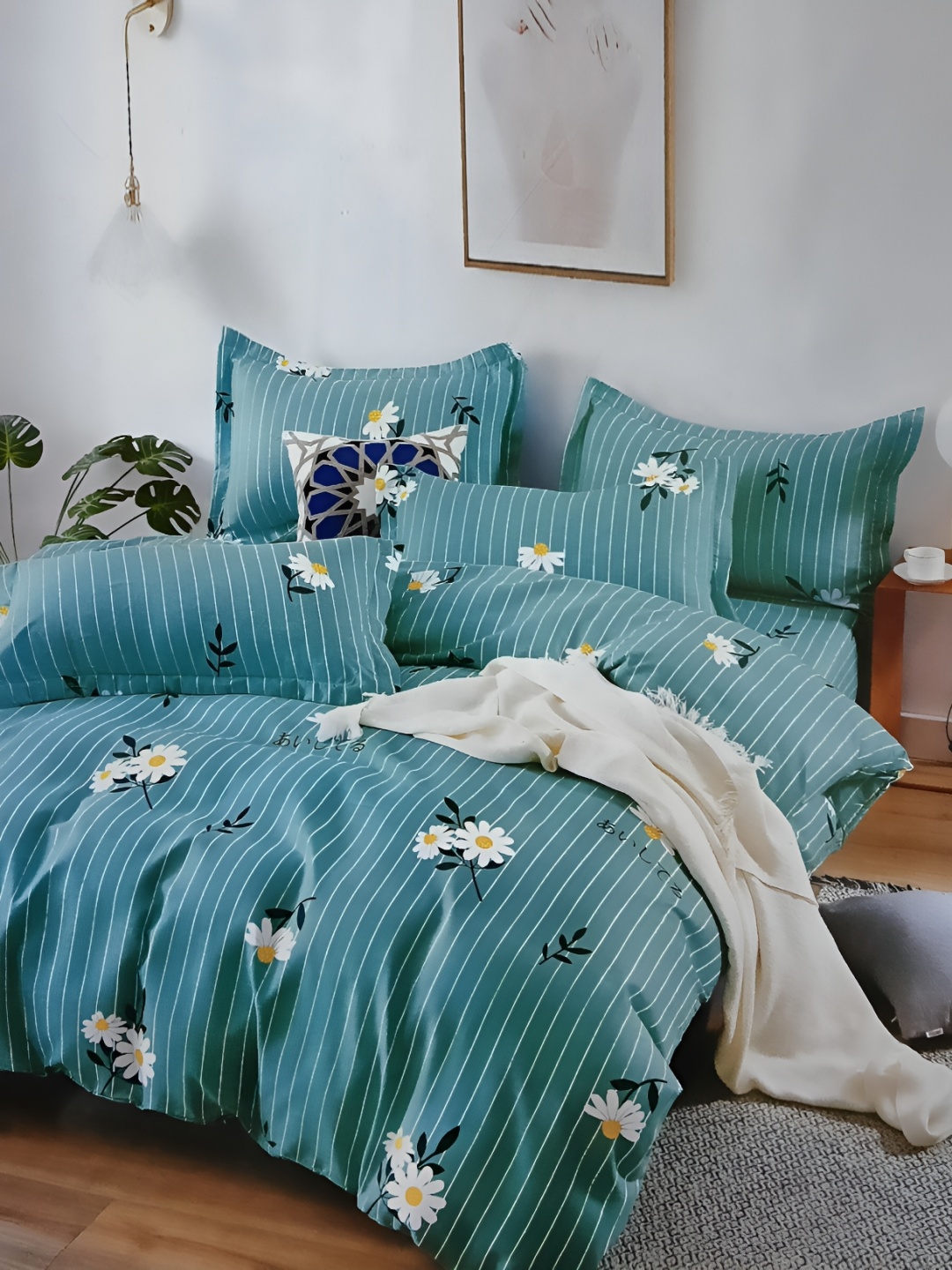 

Signature Teal & White Floral 144 TC Queen Bedsheet with 2 Pillow Covers