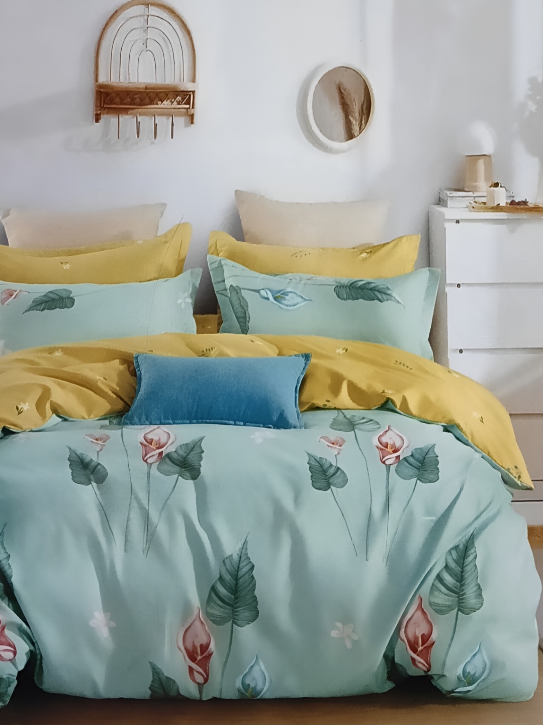 

Signature Blue & Green Floral 144 TC Queen Bedsheet with 2 Pillow Covers