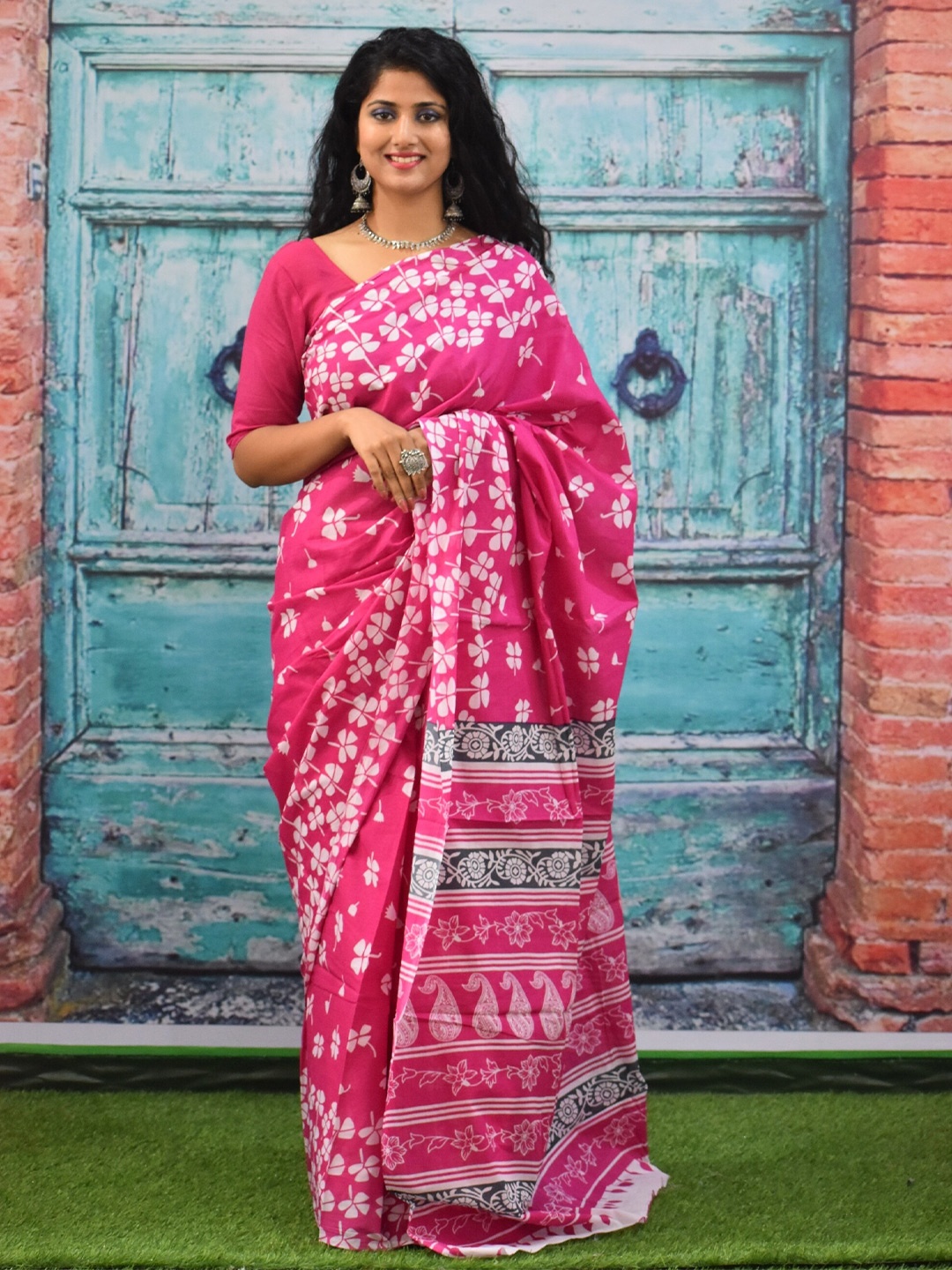 

TROPWEAR Ethnic Motifs Block Printed Mulmul Cotton Ikat Saree, Pink