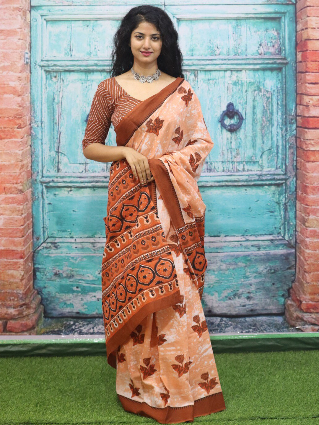 

TROPWEAR Ethnic Motifs Pure Cotton Block Printed Saree, Brown