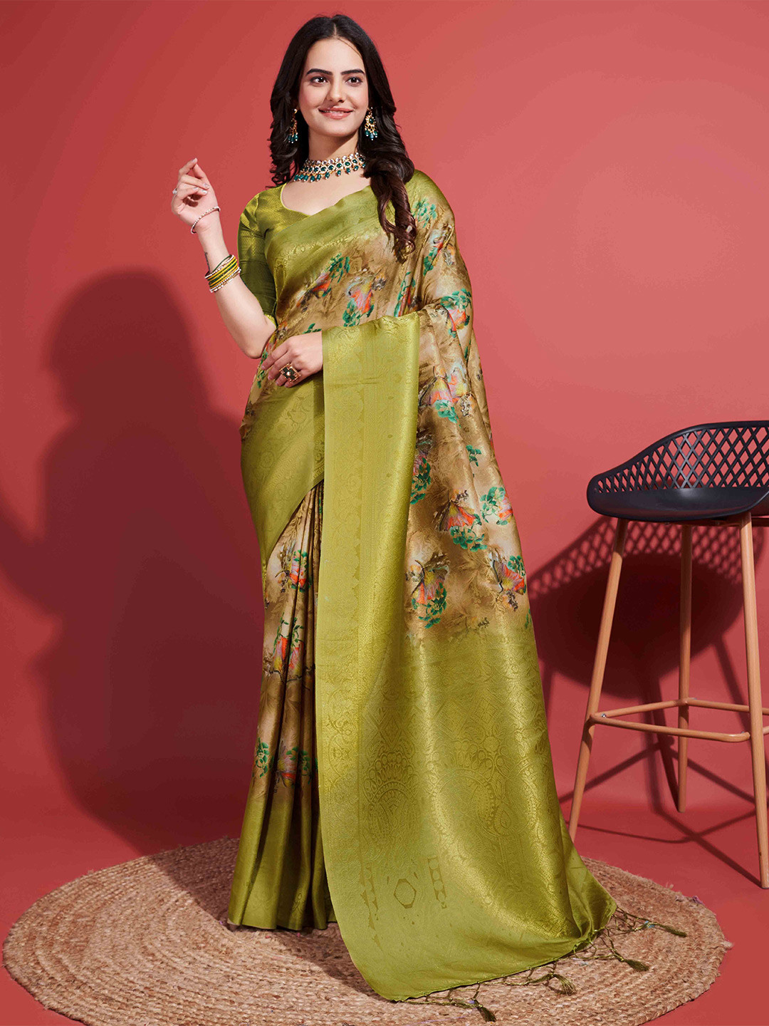 

Mitera Floral Woven Design Zari Saree, Green