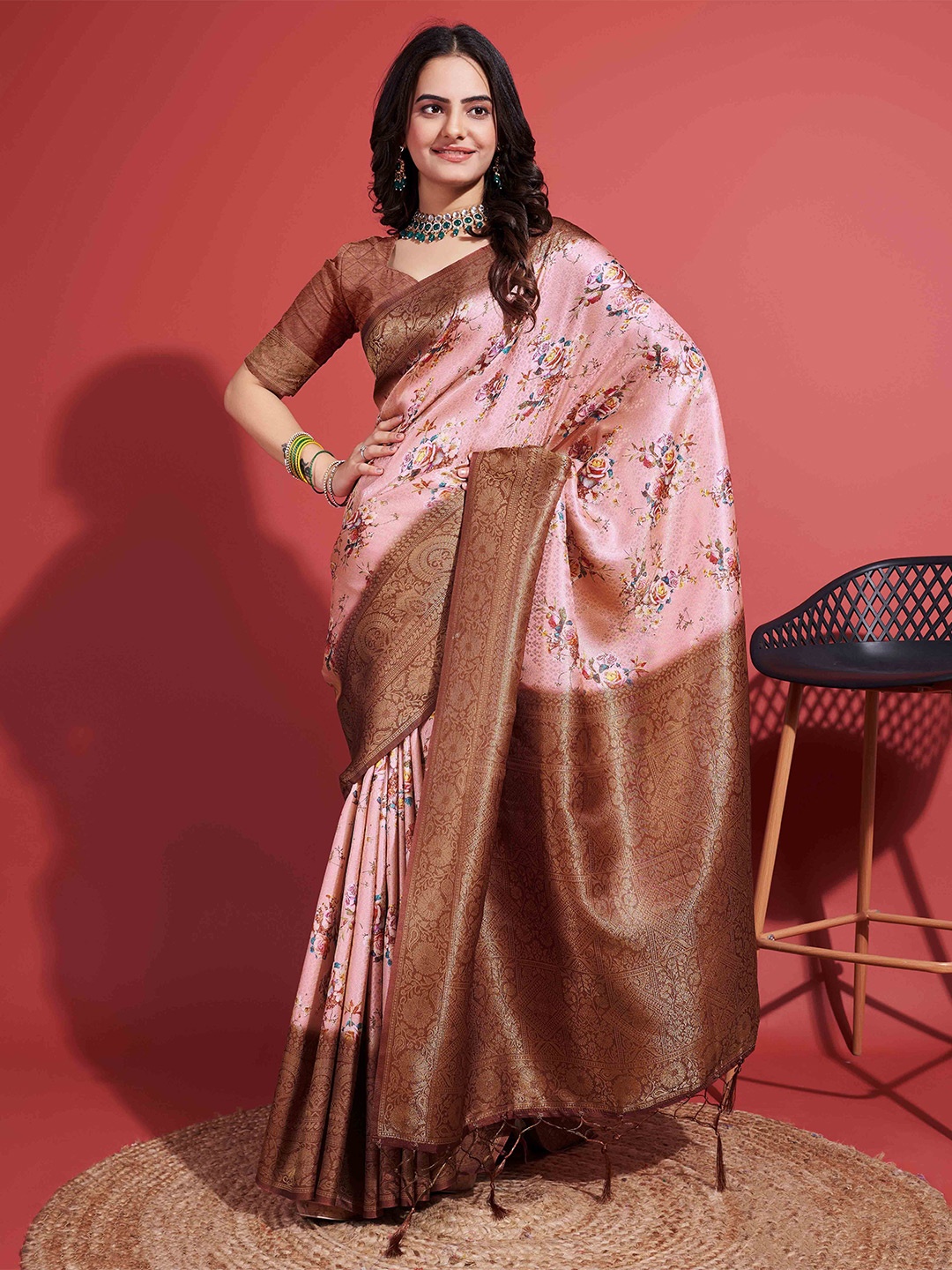 

Mitera Floral Woven Design Zari Saree, Pink