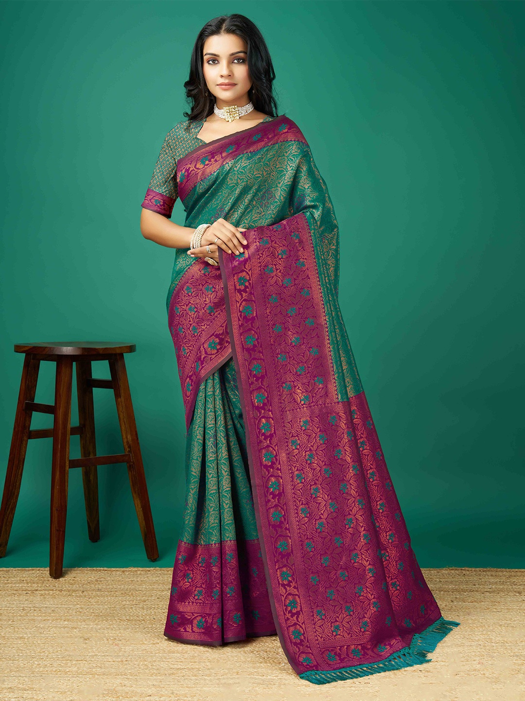 

Mitera Ethnic Motifs Woven Design Zari Saree, Green