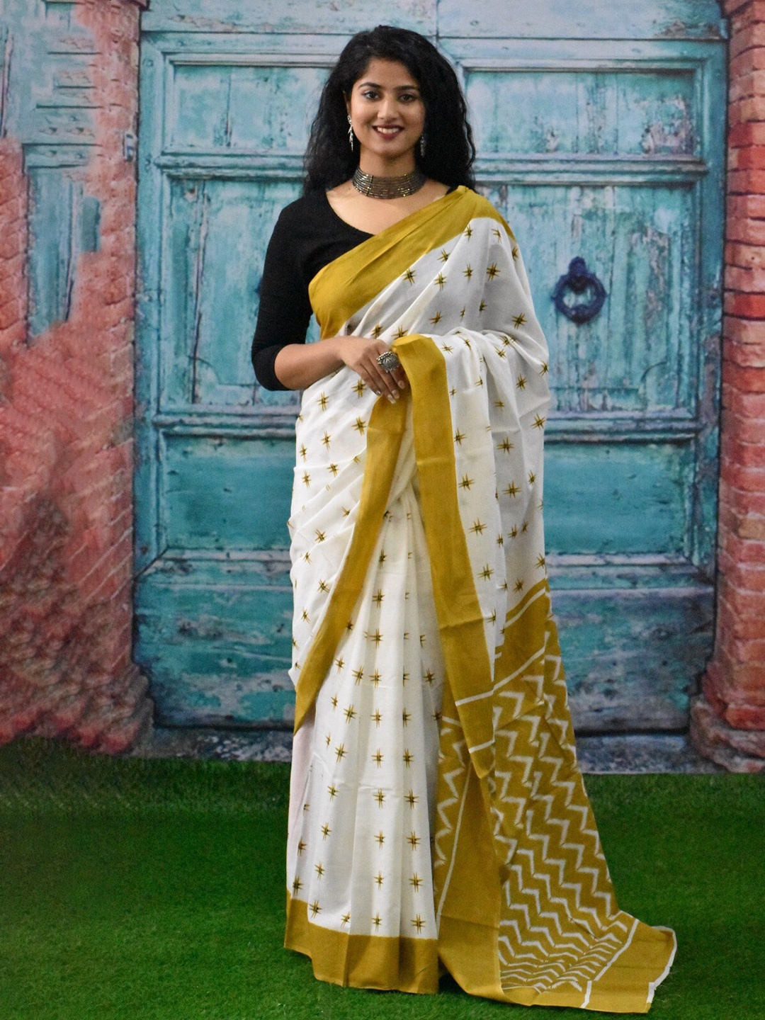 

TROPWEAR Pure Cotton Block Print Saree, Mustard