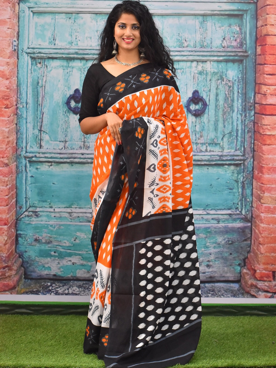 

TROPWEAR Pure Cotton Block Print Saree, Orange