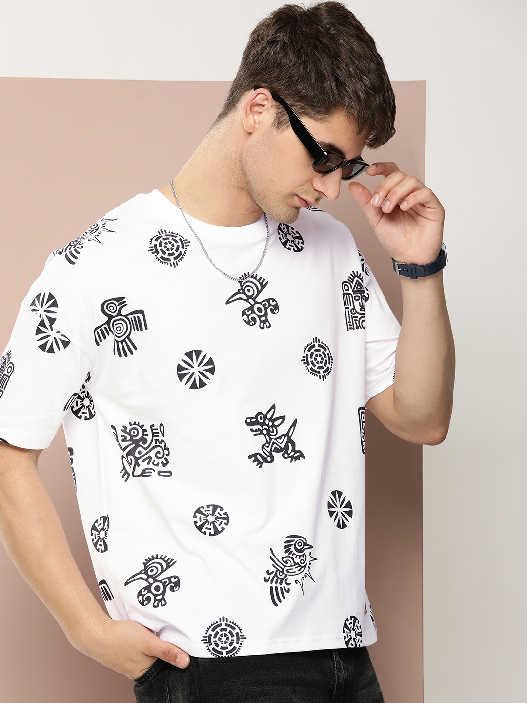 

Stormborn Men Graphic Printed Oversized Drop-Shoulder T-shirt, White