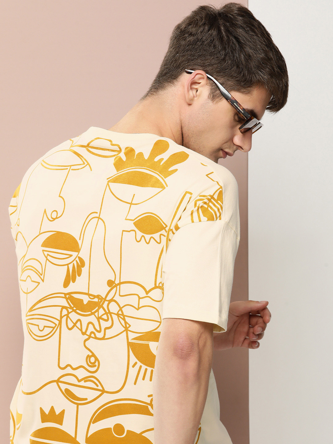 

Stormborn Men Graphic Printed Oversized Drop-Shoulder T-shirt, Off white