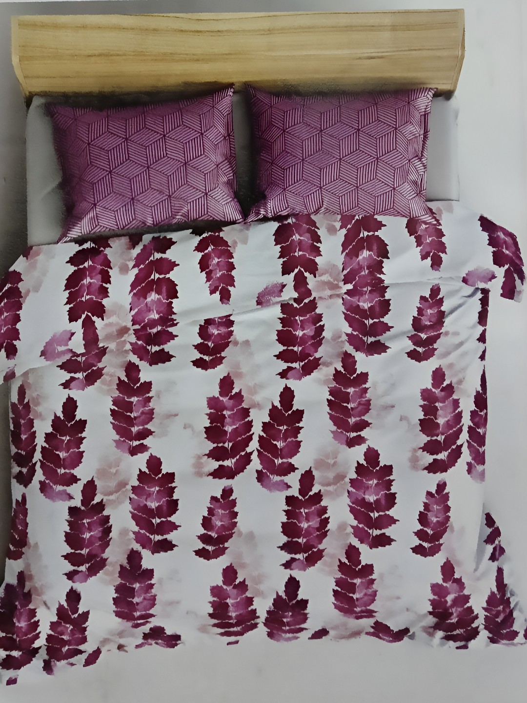 

Signature Purple & White 160 TC Queen Bedsheet with 2 Pillow Covers
