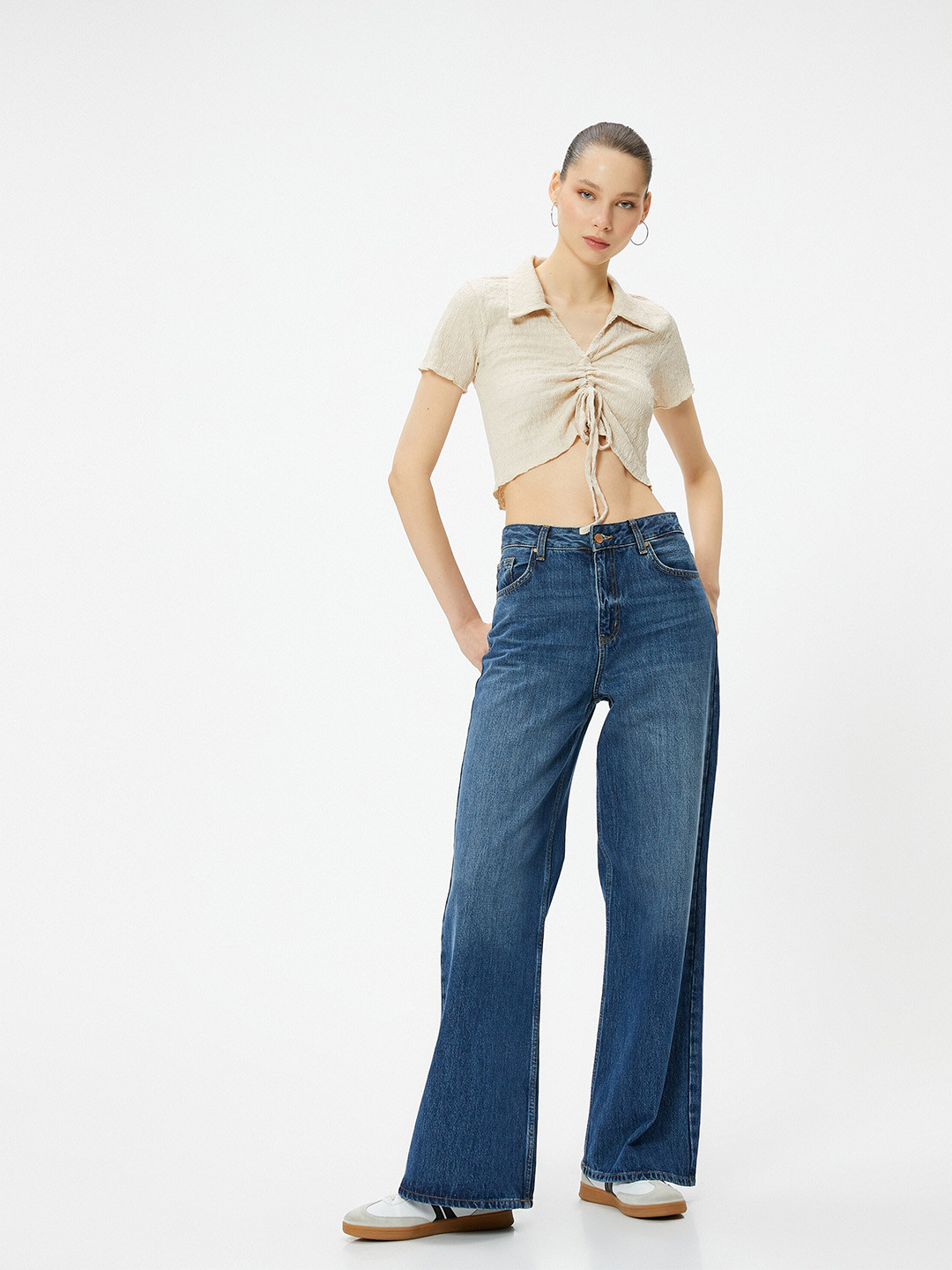 

Koton Women V-Neck Applique T-shirt, Beige