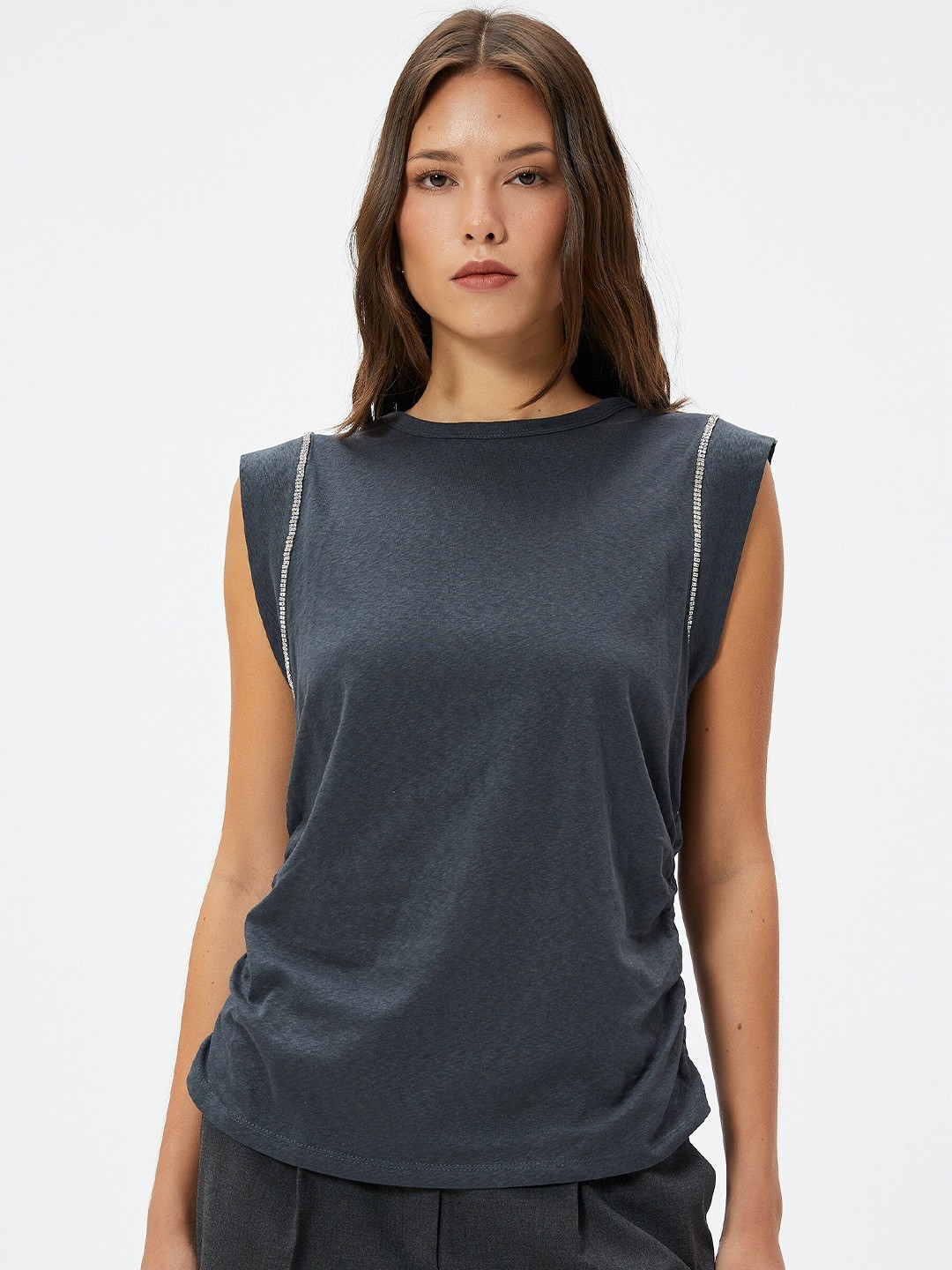 

Koton Women V-Neck Pockets T-shirt, Grey