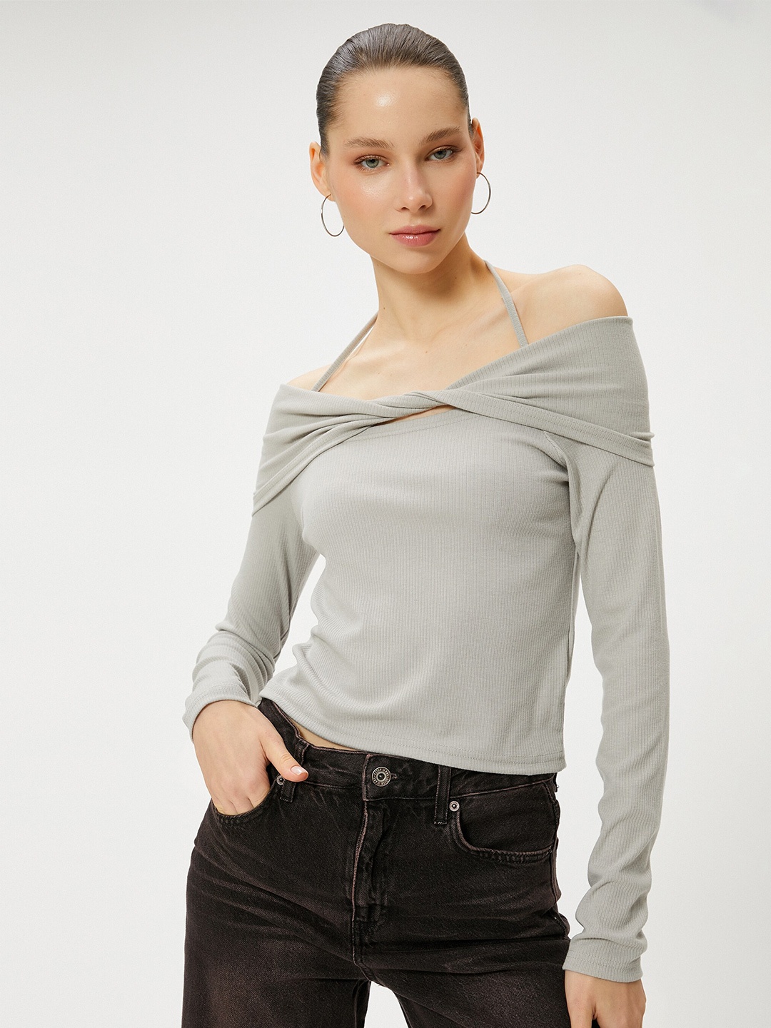 

Koton Women V-Neck Pockets T-shirt, Grey