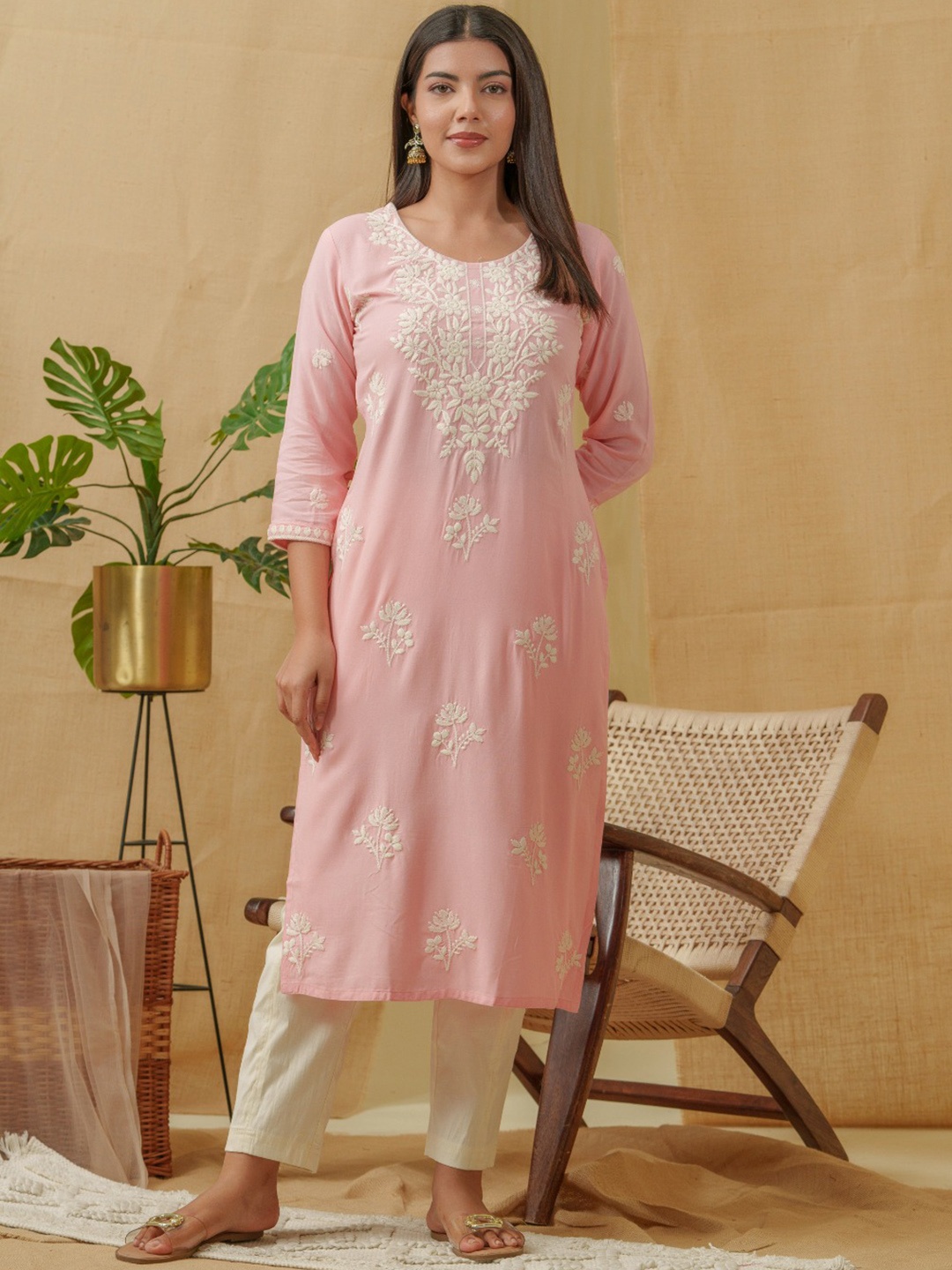 

Ishin Women Floral Embroidered Flared Sleeves Kurta, Rose