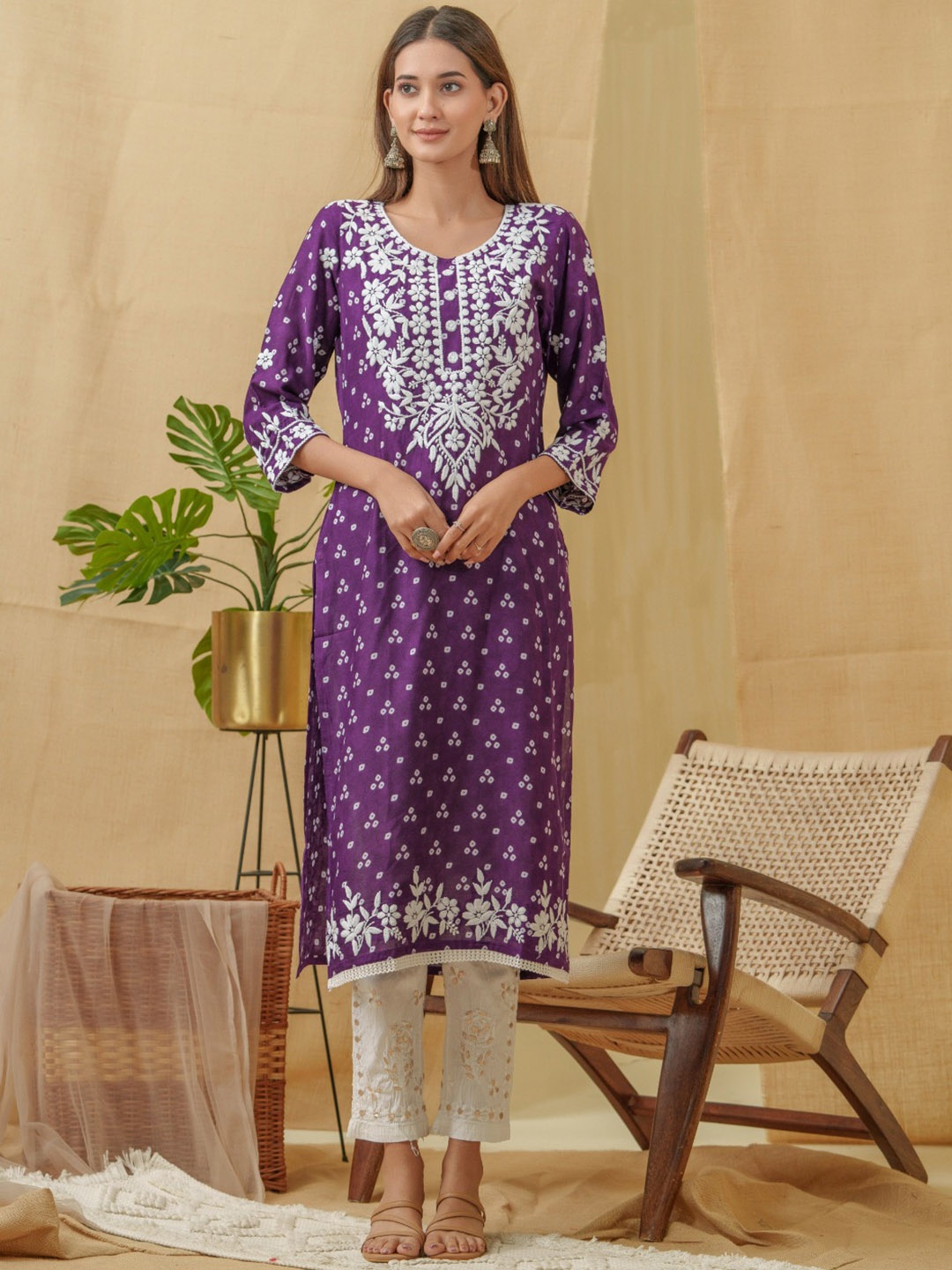 

Ishin Women Ethnic Motifs Embroidered Thread Work Kurta, Purple