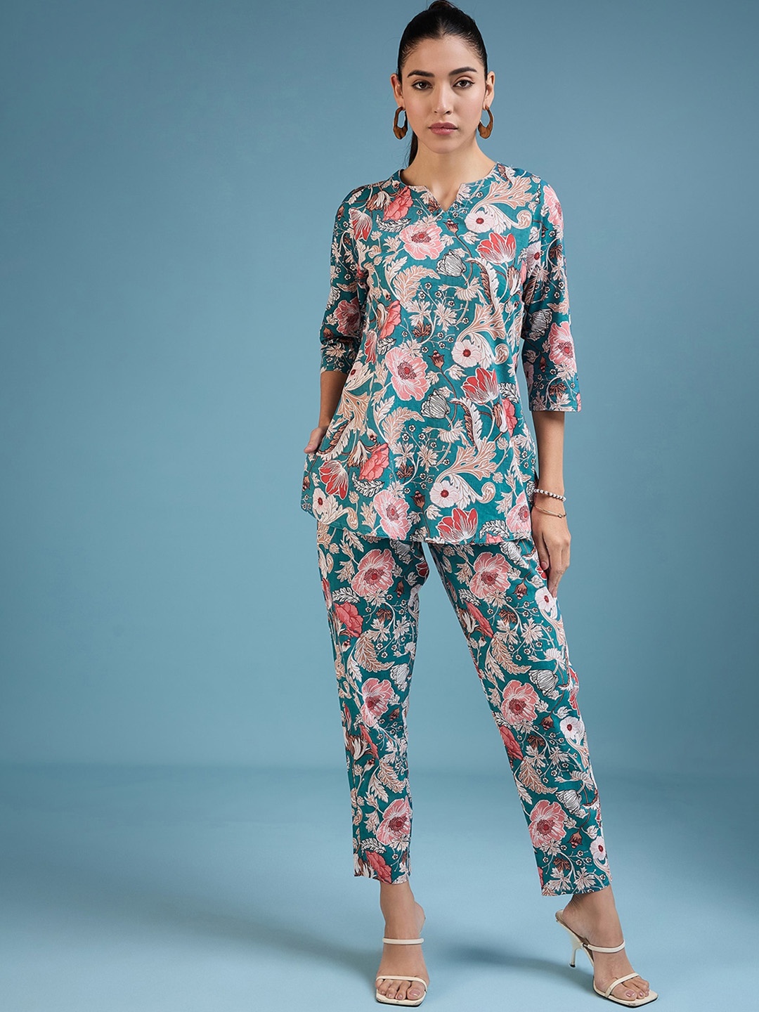 

DressBerry Teal Blue Floral Printed Kurti With Trousers