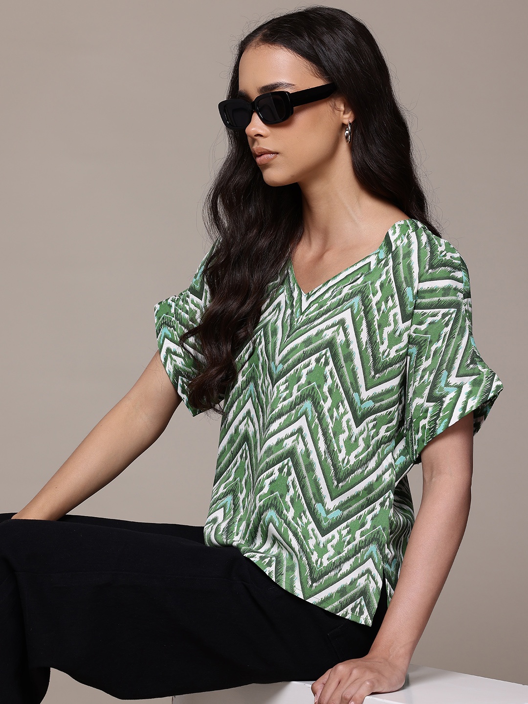 

The Roadster Lifestyle Co. Printed Extended Sleeves Top, Green