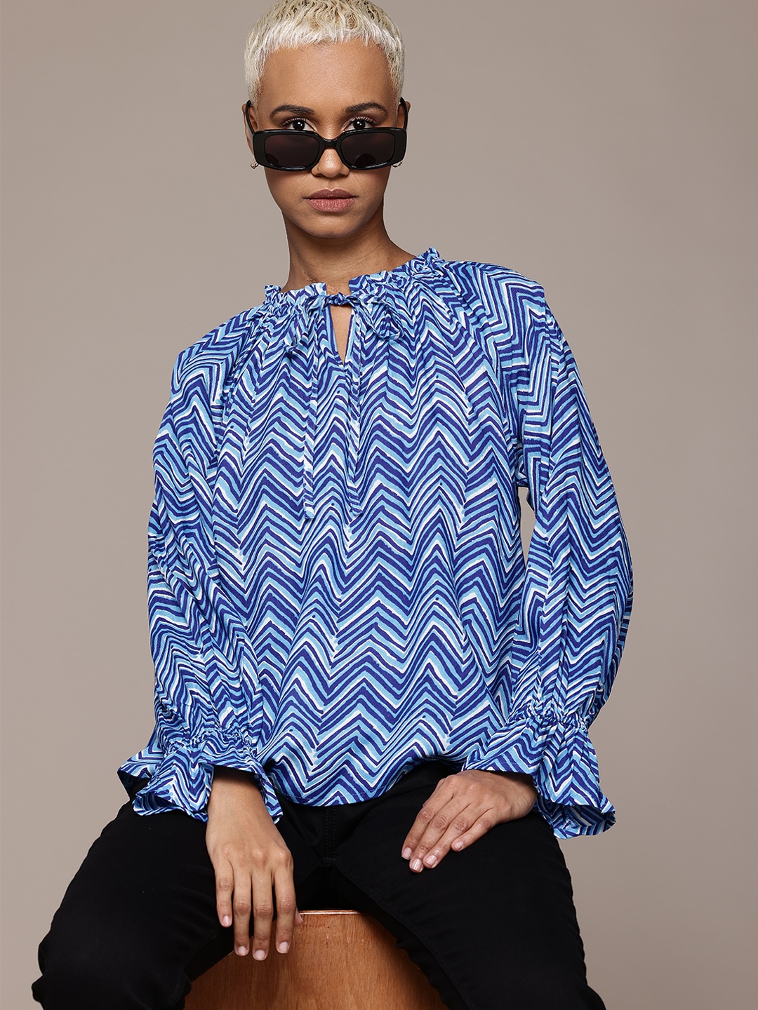 

The Roadster Lifestyle Co. Printed Tie-Up Neck Bell Sleeves Top, Blue