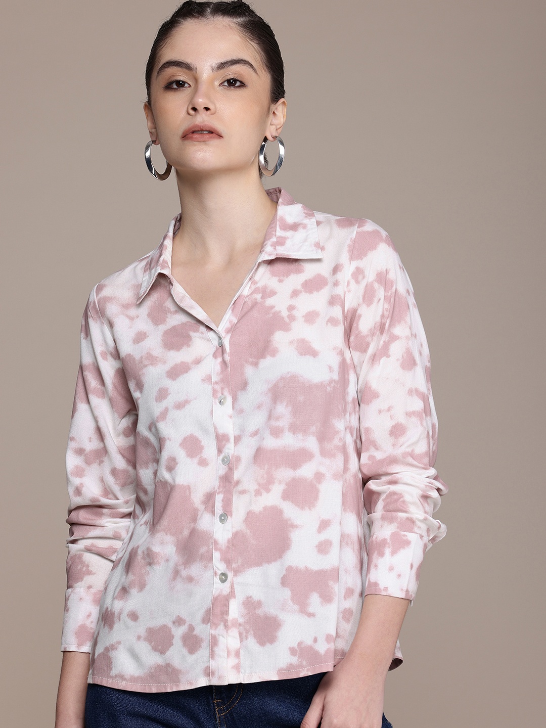 

The Roadster Life Co. Tie & Dye Spread Collar Casual Shirt, Off white