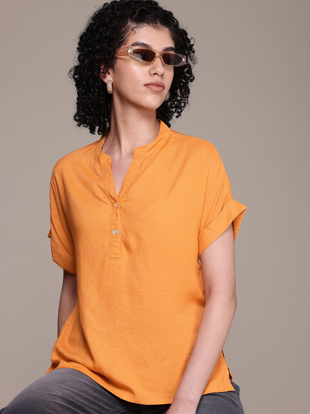 

The Roadster Life Co. Mandarin Collar Extended Sleeves Top, Orange