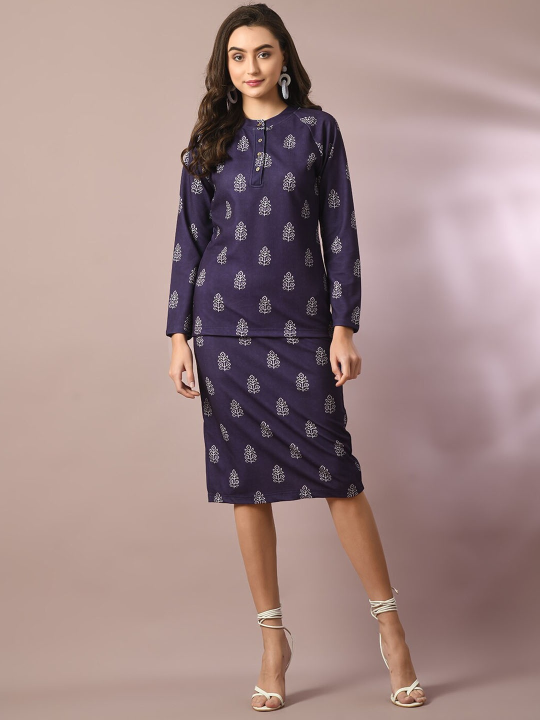 

Myshka Ethnic Motifs Printed Top With Skirt, Navy blue