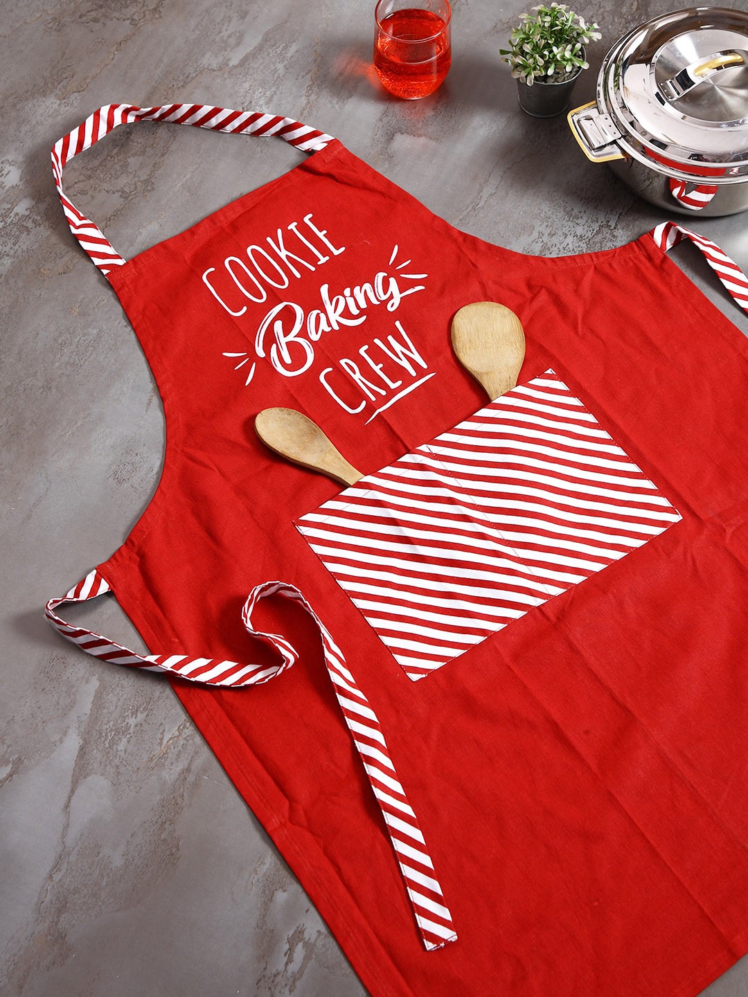

Soumya Red & White Printed Cotton Apron