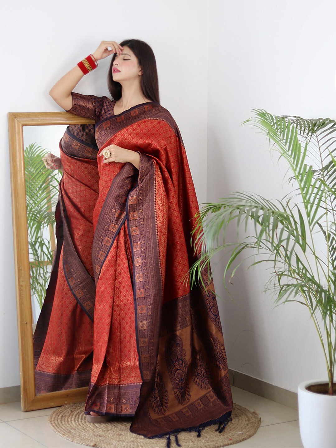 

Glorisa Ethnic Motifs Printed Zari Jacquard Pure Silk Mysore Silk Saree, Red