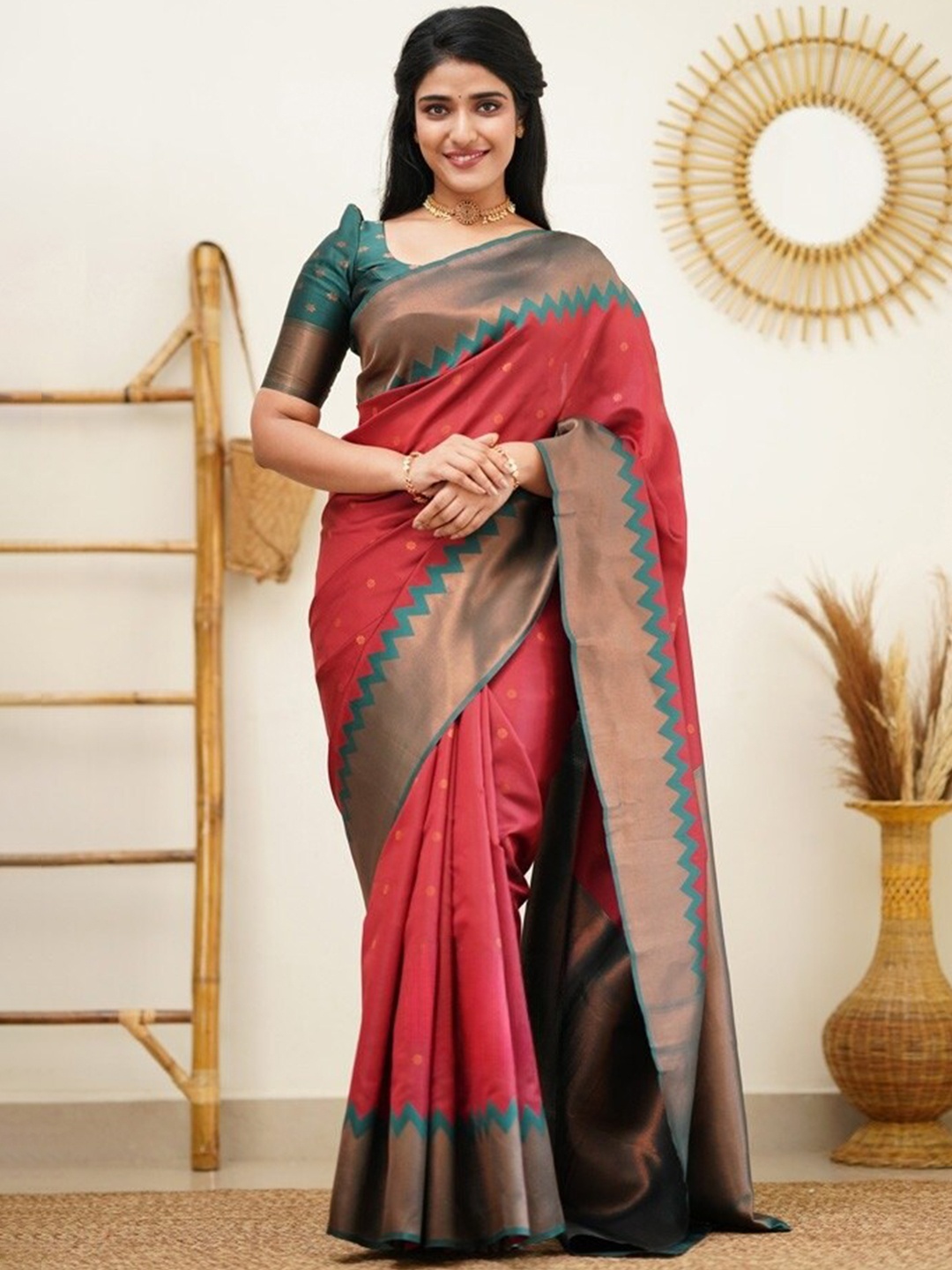 

Glorisa Ethnic Motifs Woven Design Pure Silk Paithani Saree, Red