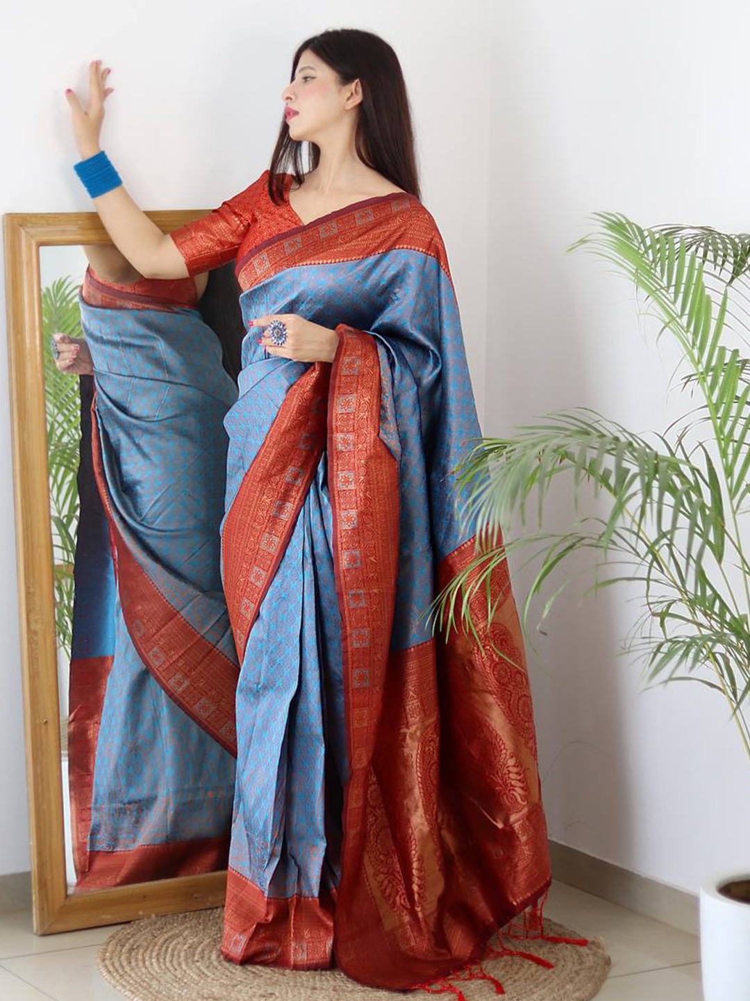 

Glorisa Ethnic Motifs Woven Design Zari Pure Silk Kanjeevaram Saree, Blue