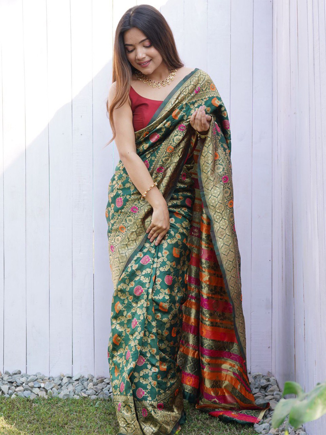 

Glorisa Ethnic Motifs Pure Silk Kanjeevaram Saree, Green