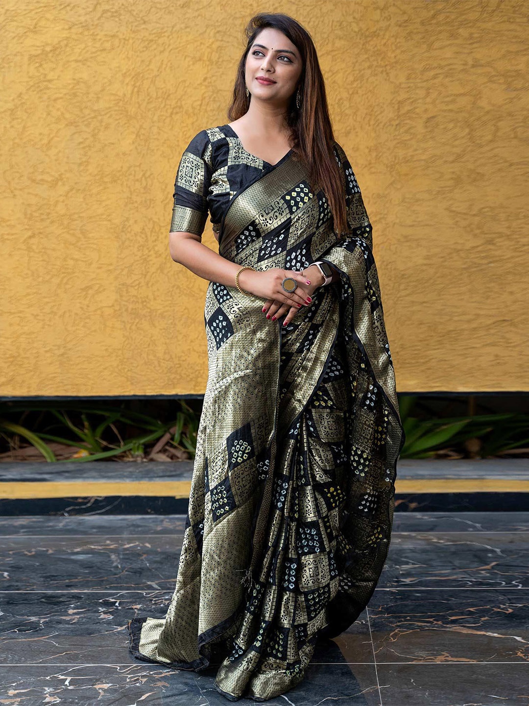 

Glorisa Ethnic Motifs Woven Design Zari Pure Silk Mysore Silk Saree, Black